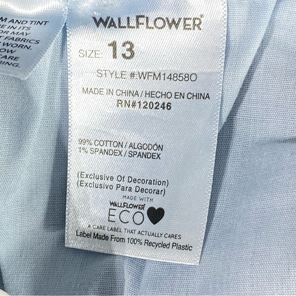Wallflower Tomboy Fit Jeans Women Junior 13/31 Blue Straight Low Rise Casual NWT - Picture 10 of 15